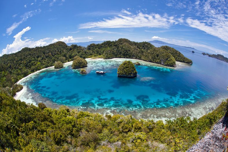Pantai Terindah di Nabire